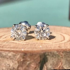 *SOLD* 14 karat white gold diamond studs 1cttw